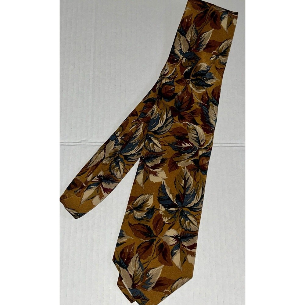 Ungaro Paris Tie Men's Floral Multicolor 100% Silk Necktie Handmade In Italy - Picture 5 of 6